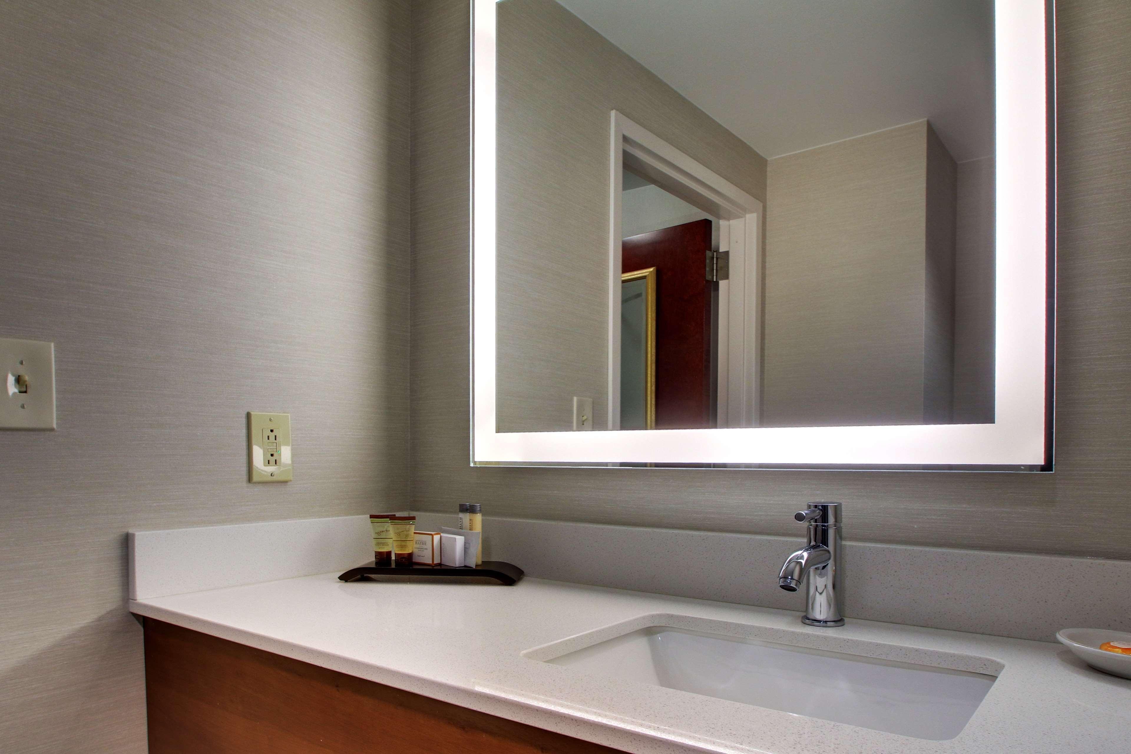 Best Western Plus Boston Hotel Екстер'єр фото