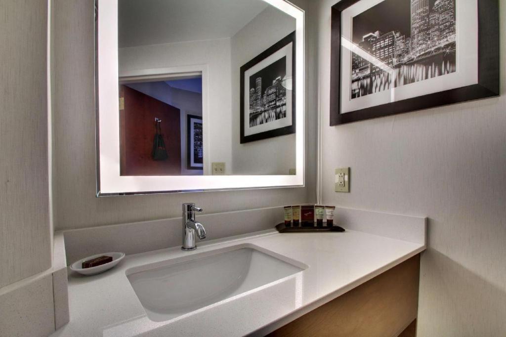Best Western Plus Boston Hotel Екстер'єр фото