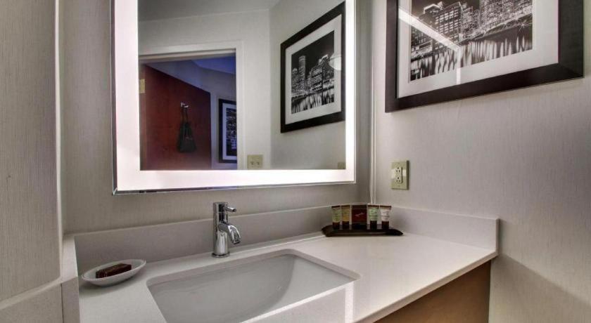 Best Western Plus Boston Hotel Екстер'єр фото